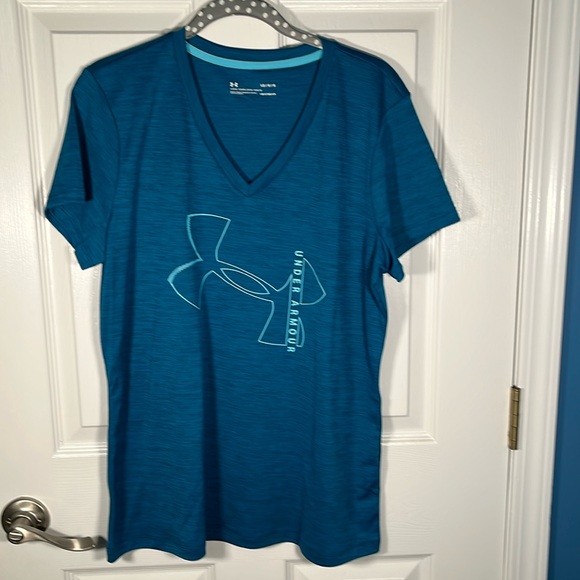 Under Armour Tops - Under Armour, loose heat gear, short sleeve T-shirt, large ￼